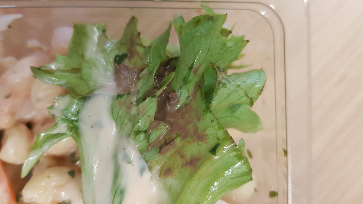 phorealuk's tweet photo. @Tesco mud on your ready meal and dead worm https://t.co/Kajolp3pZm