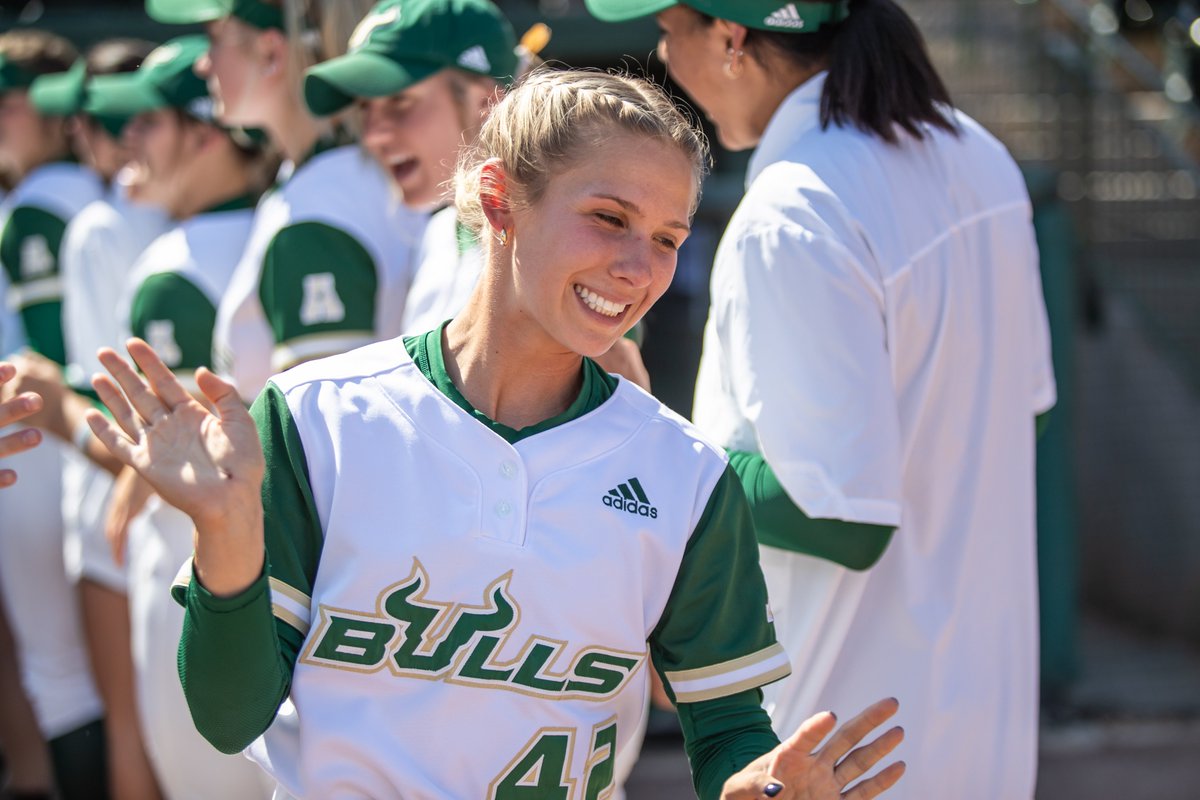 USFSoftball's tweet photo. Call the police, there's a thief on the loose 🚓 

@JohnsLexi is the FIRST player in D1 @NCAASoftball to reach 5⃣0⃣ stolen bases this season! 🏃‍♀️ https://t.co/Na0l0nsz8D
