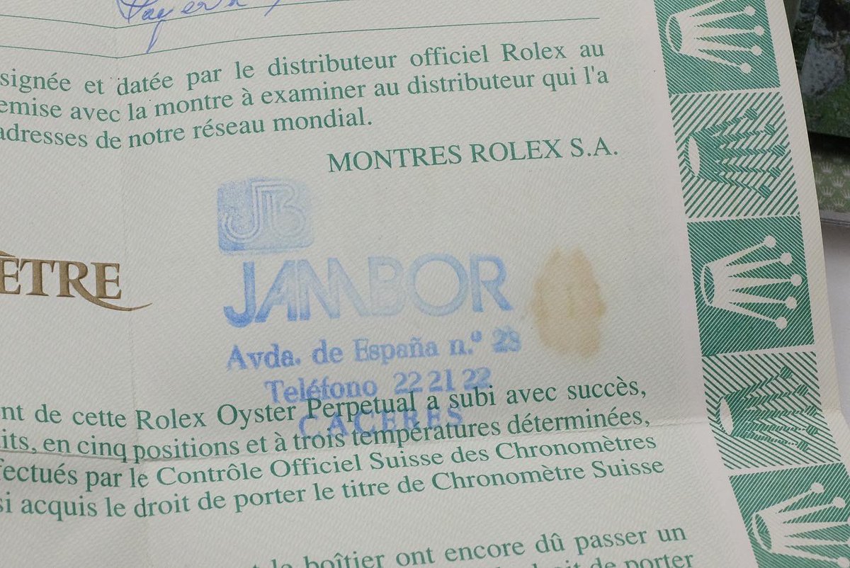 A new addition to our stock: 1995 Rolex Daytona ‘Zenith’ Ref. 16520 Full Set in unpolished condition with correct 78390 bracelet and 503B end links. #Rolex #RolexDaytona #Web3 #Crypto #VintageWatch