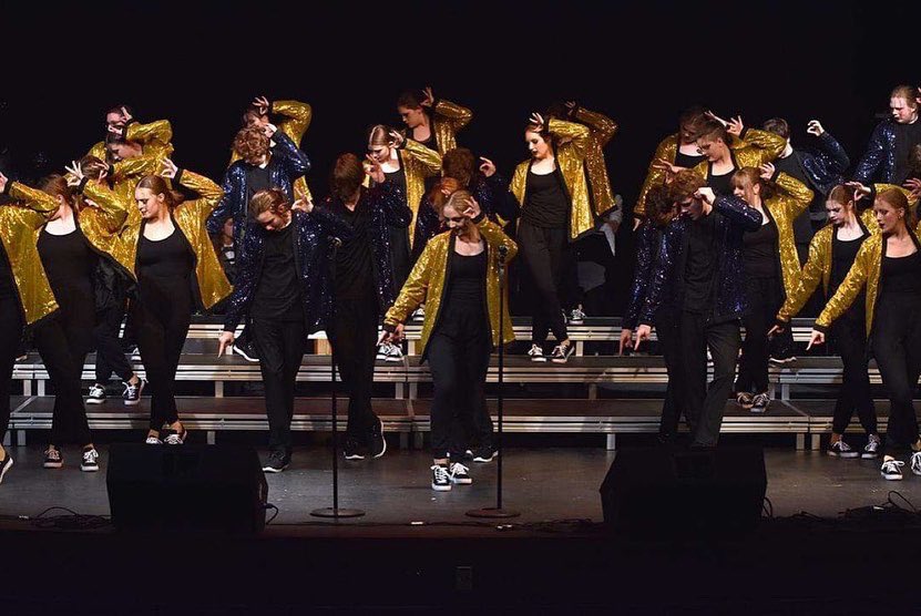 ChoirVelocity's tweet photo. Night of Jazz was a huge success! What a great way to end the year! Thank you to our seniors for being great leaders this year. Although we are sad to say goodbye to this show, we will wear our invisible crowns forever. Onto the ‘22-‘23 season! 👑💜 https://t.co/9vsx6HztFn