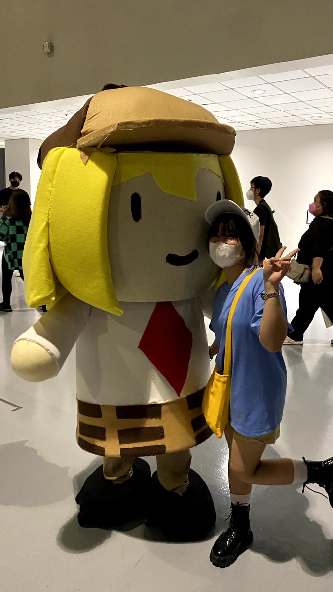 chewibewi's tweet photo. sadge konti lang vtuber cosplays nung day 1 :((( walang luca at uki :((( pero ang daming genshin characters hahahahha skl happy aq https://t.co/vyPQk936K7