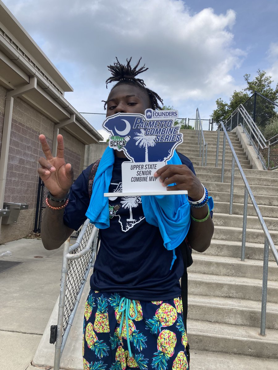MarkHoover71's tweet photo. Regional Combine MVP Keyshawn Sanders!! Let’s go! #TheYorkWay https://t.co/DpN3spEwTa