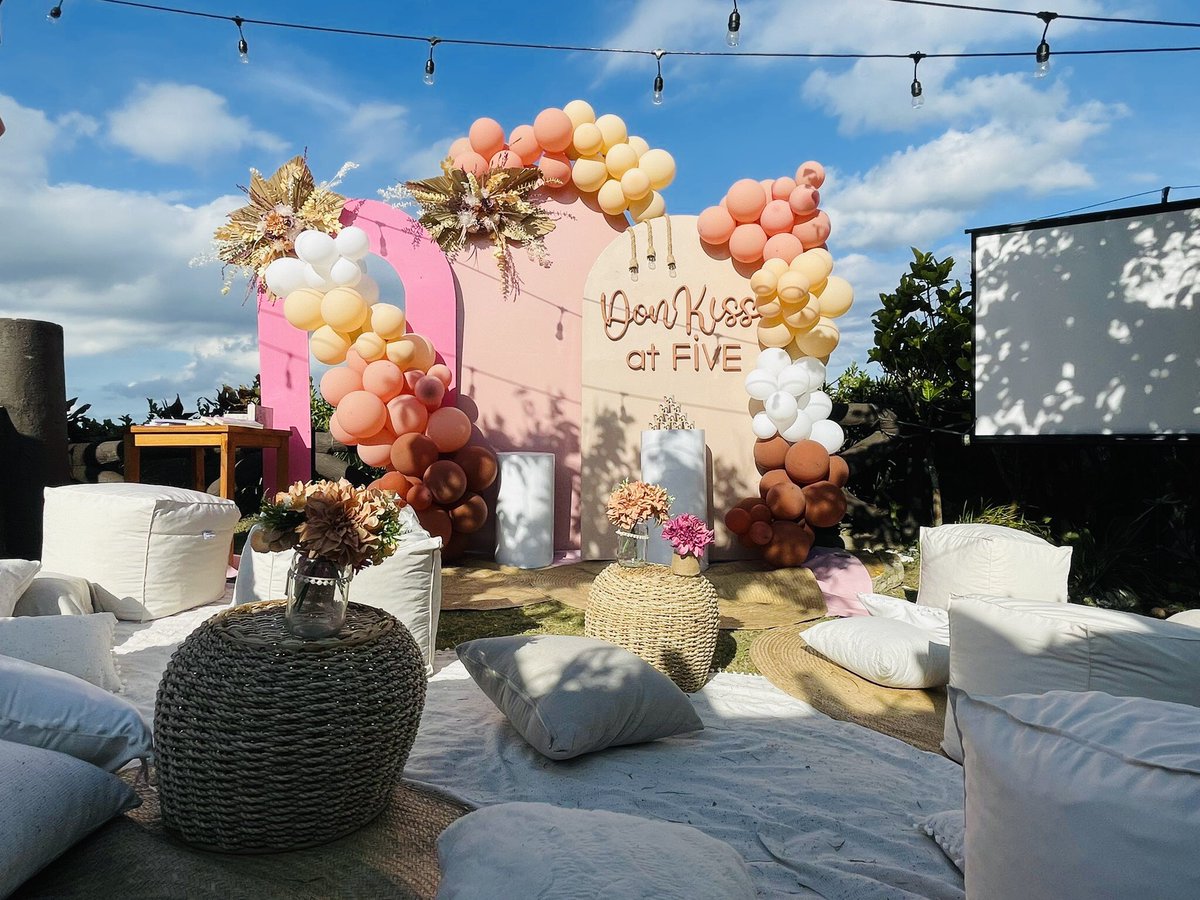 DonKissATeamOFC's tweet photo. One for the books~ 

#DONKISSxUnCINCObleFamily
DONKISS TURNS FIVE https://t.co/EwkRUcsaUo
