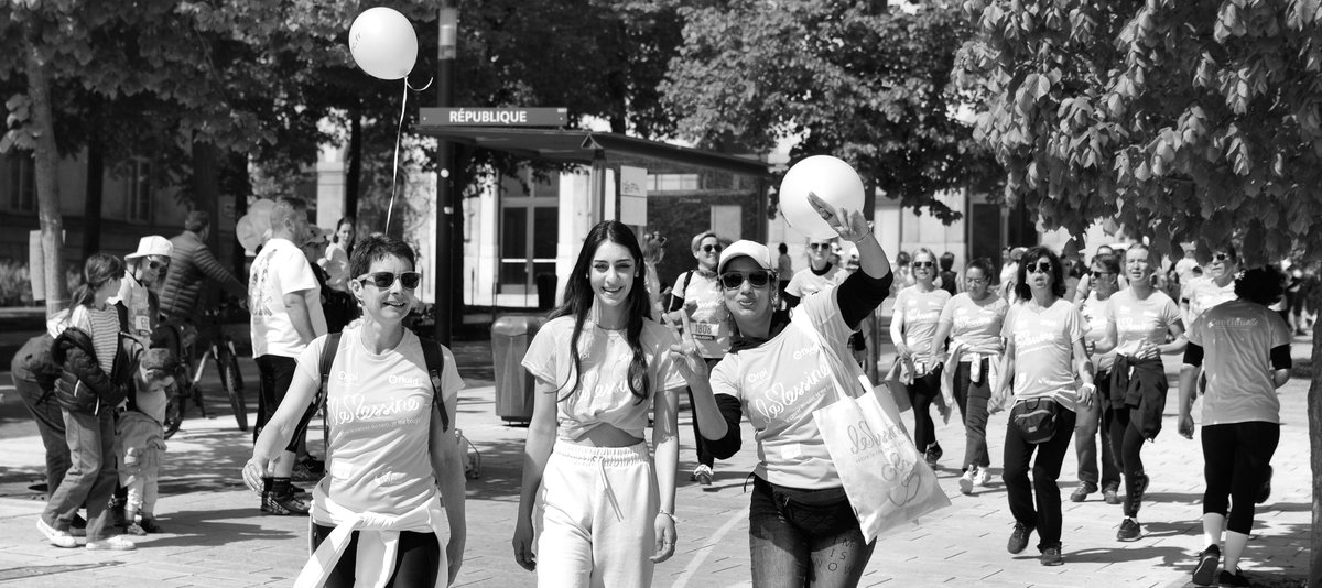 Un_Bon_Mot's tweet photo. 📸 SG* à Metz, mai 2022.
#LaMessine #Photo #Photographie #PhotographieHumaniste #PhotoDeRue #Photography #CandidPhotography #StreetPhoto #StreetPhotography #UrbanPhoto #UrbanPhotography #Portrait #StreetPortrait #BlackAndWhitePhotography #BlackAndWhite #StreetLife #CityLife #Metz https://t.co/0lOkoAgIy1
