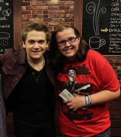 Hayniac91's tweet photo. my first @HunterHayes show was nine years ago today. putting these two pictures side by side, it’s wild to see how much we’ve both grown up since then. here’s to nine more years of shows 🤍 https://t.co/N9oDeGSGIC