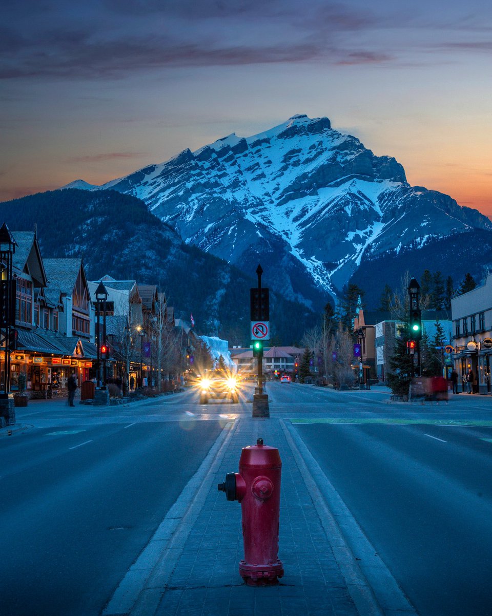 Hi Friends! Sunrise vs Sunset in #banff Used sky replacement for textures as I didn’t have much action happening 😂
