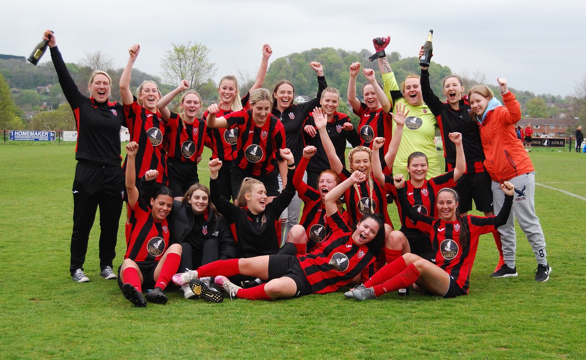 davebrown252's tweet photo. @WarminsterLFC 2021-22 @swwfl Eastern Division CHAMPIONS 🏆 beating rivals @SwindonTownWFC development 1-0 at Weymouth Road this afternoon! So proud of this team and @MaddyBrown_x who scored the Championship winning goal! #redandblack @swsportsnews  @bsoccerworld @TalkingWoSo https://t.co/JLXkpSoezL