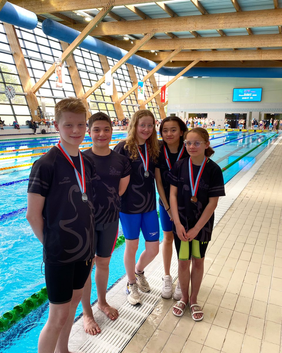 North West Regional Championships 2022
🥇 42
🥈 44
🥉 22
Thanks to all the volunteers, parents, coaches and swimmers! Well done to the pack 🐺 🔥