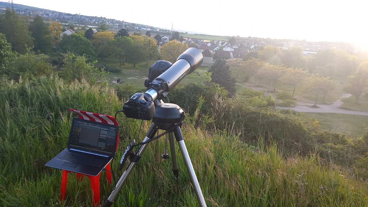 OLMF_FR's tweet photo. Nos équipes sont sur place et attendent le coucher de soleil. Qu'Allah les récompense pour leur travail bénévole. https://t.co/uyQLV5k9xo