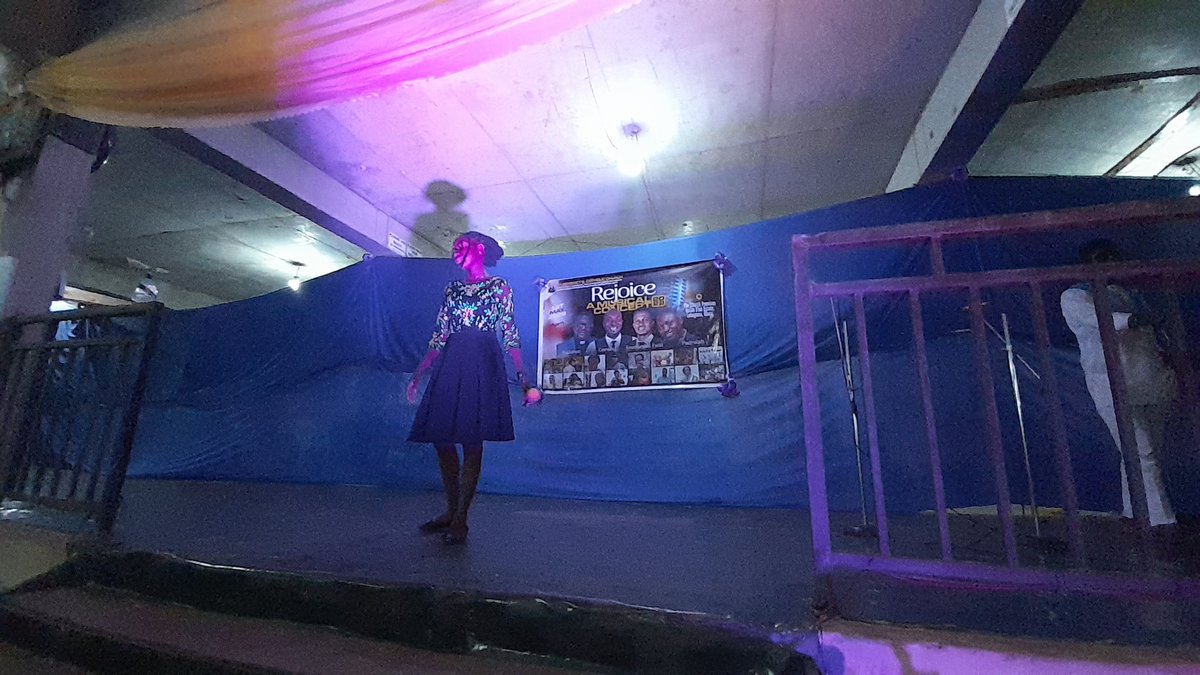 RejoiceAbuja's tweet photo. #MinisteringNow 
Nneoma 
#Rejoice #RejoiceAbuja #StBenedict #Music #Concert #JoyfulNoise #Praise #Worship #Abuja #Lokogoma #Rejoice2022 #Rejoice22 https://t.co/GIH5T7wZ81