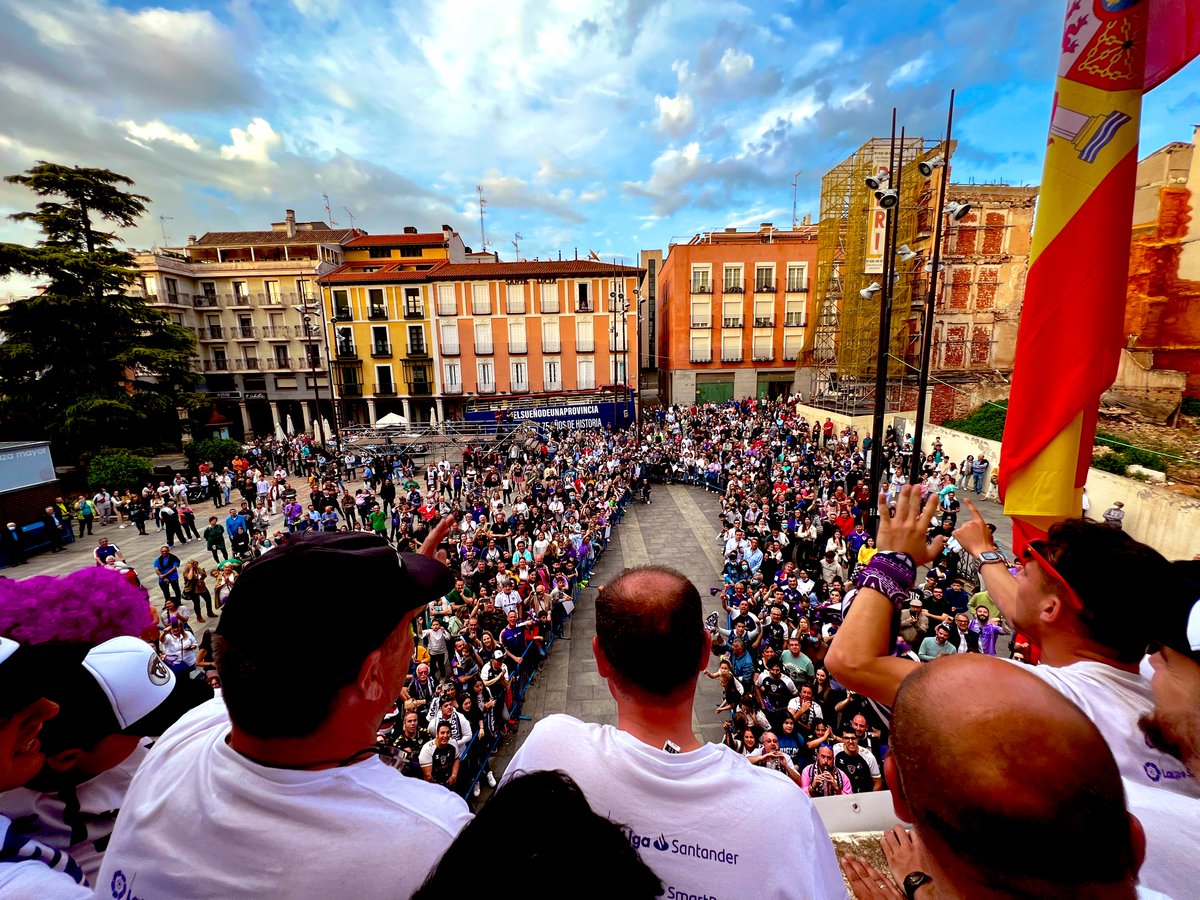 ¡Un recibimiento para la HISTORIA!