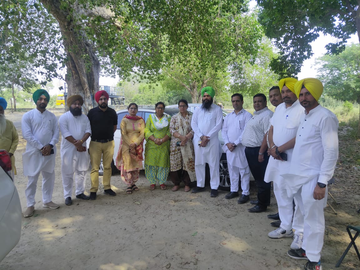 TheDeepakPILOT's tweet photo. Thanks @ManjinderAAP for giving us honour and discussing important issues and development projects.
#TarnTaran #tarnTaranSahib #deepakpilot
@JarnailSinghAAP @raghav_chadha @AAPPunjab @BhagwantMann @AamAadmiParty @VarunRajSingh26 https://t.co/gXBhtkcSRo