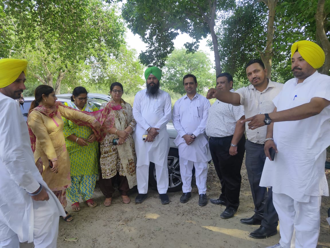 TheDeepakPILOT's tweet photo. Thanks @ManjinderAAP for giving us honour and discussing important issues and development projects.
#TarnTaran #tarnTaranSahib #deepakpilot
@JarnailSinghAAP @raghav_chadha @AAPPunjab @BhagwantMann @AamAadmiParty @VarunRajSingh26 https://t.co/gXBhtkcSRo