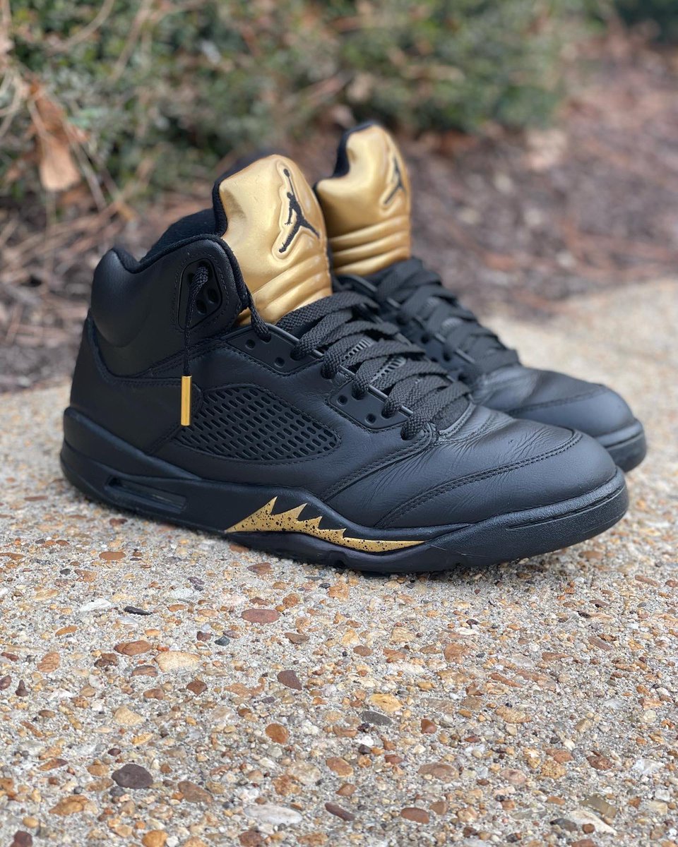 RuffCustomz's tweet photo. "Just bury me in the ocean with my ancestors that jumped from the ships because they knew death was better than bondage." - Erik KillMonger 

KillMonger inspired Retro Jordan 5’s 🔥👟‼️ https://t.co/XHTYvrmkup