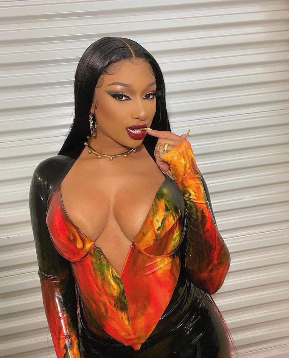HottieHeadlines's tweet photo. Megan Thee Stallion Looking Amazing Thread: https://t.co/1rYhv6ZfIk