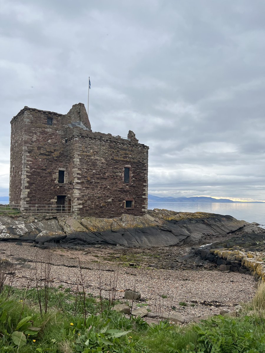 MBUCHLOE's tweet photo. Eased my way into my first 30mins of Every Day in May with a walk down Portencross!
Please feel free to read about the two amazing charities we’ve chosen to help this year on our GoFundMe page
https://t.co/NywgLkEB6f
#WoSMBU #maternalMHweek https://t.co/YG8vitSF8G