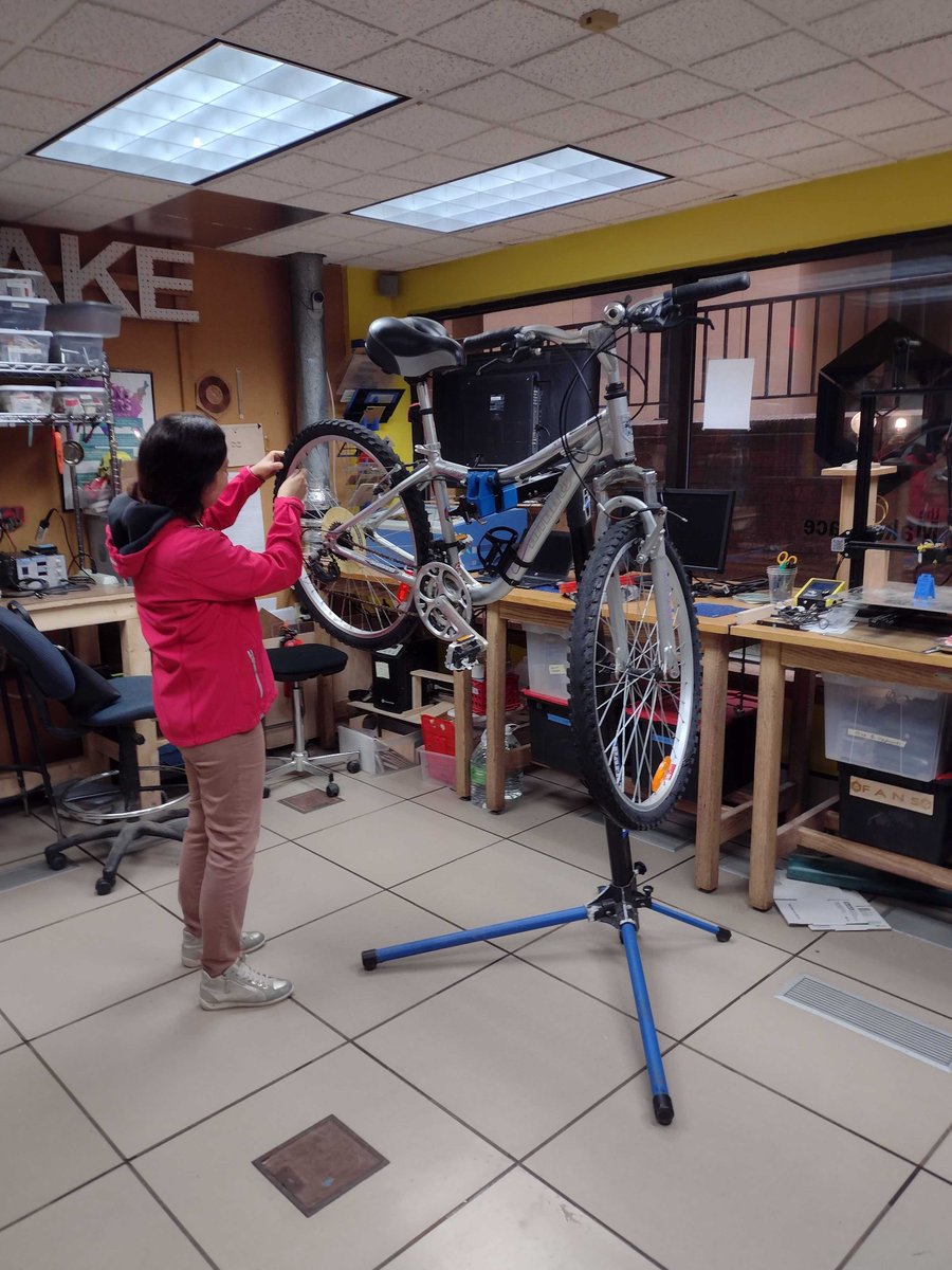 TheMakeSpaceSC's tweet photo. Helping another community member get her gears tuned and ready for a great summer of bicycle riding. https://t.co/6fpQSlxoSb