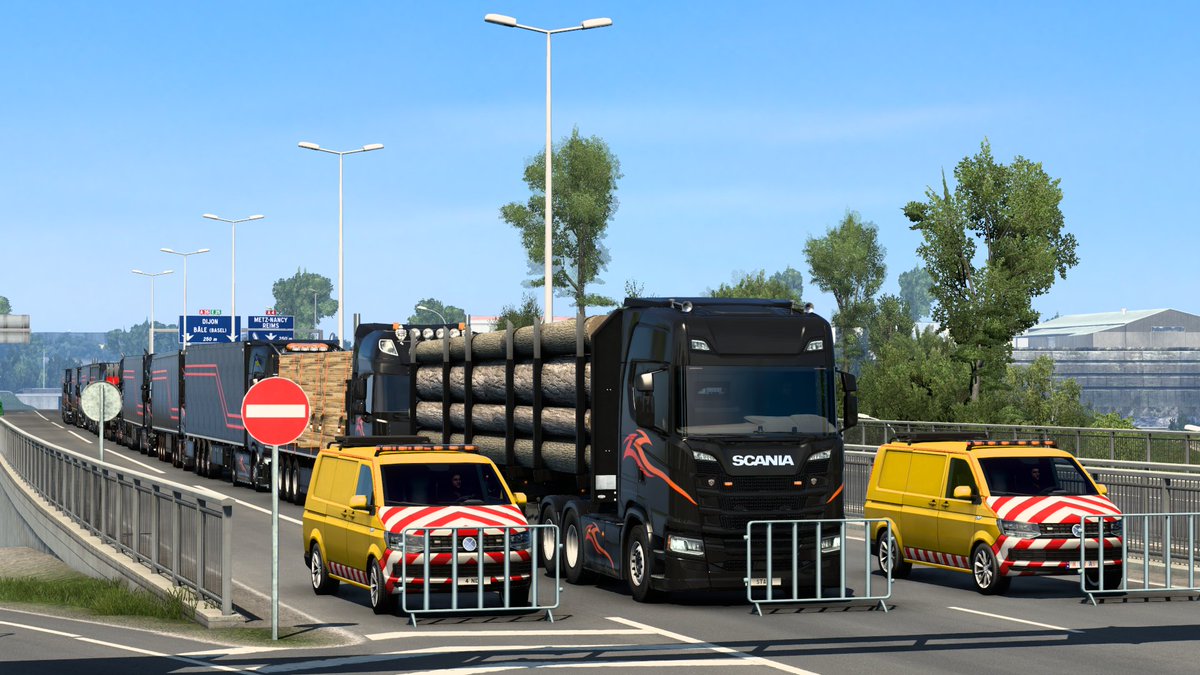MrAndeh's tweet photo. Had an excellent time on Event Team duties at the @TruckersMP #TMP8 convoy this evening - what a great way to end our weekend of celebrations! #ETS2 #EuroTruckSimulator2 #BestCommunityEver https://t.co/AOzaqFRO04