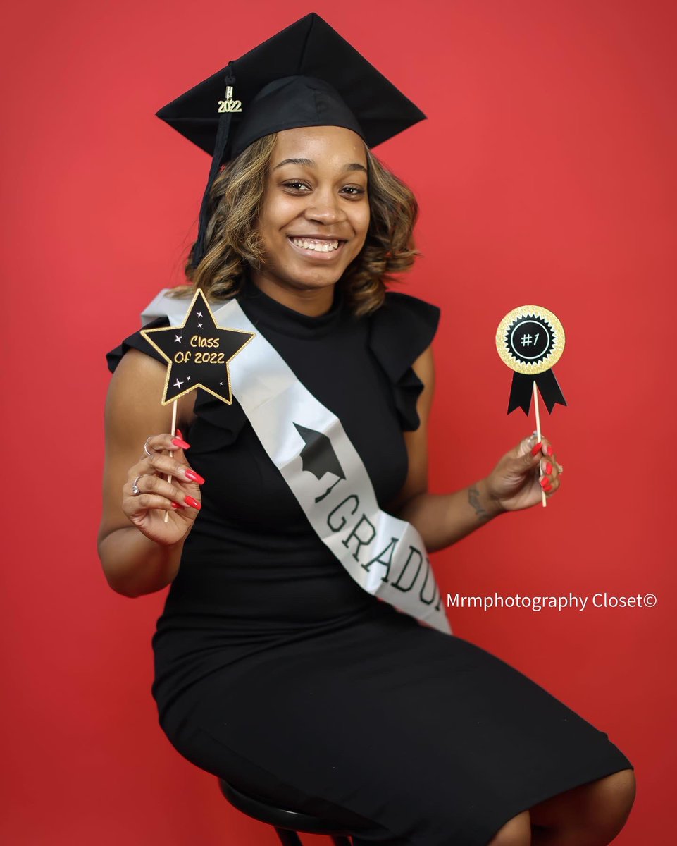 ClosetMrm's tweet photo. #Classof2022 #graduation #pic #photo #photooftheday #photographer #photographylovers #photographyislife #canon #canonphotography #newlevel #newbeginnings #Jersey #jerseycity #NewJersey #NJCU #portrait #portraitphotography https://t.co/F2zWt0sIwc