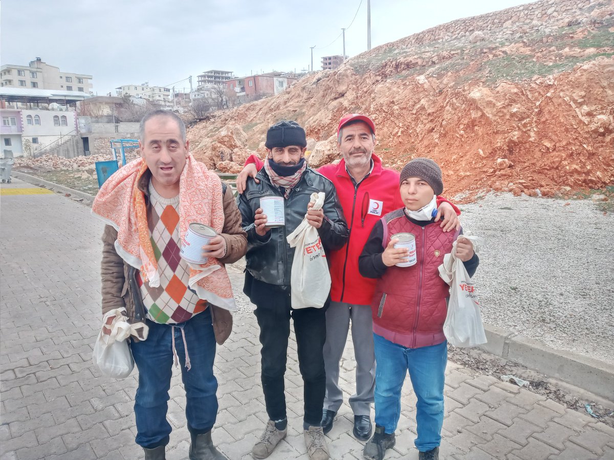 Bayramın sevgi, barış, kardeşlik ve huzur getirmesini diliyor, mübarek Ramazan Bayramınızı en kalbi duygularımla kutluyorum.