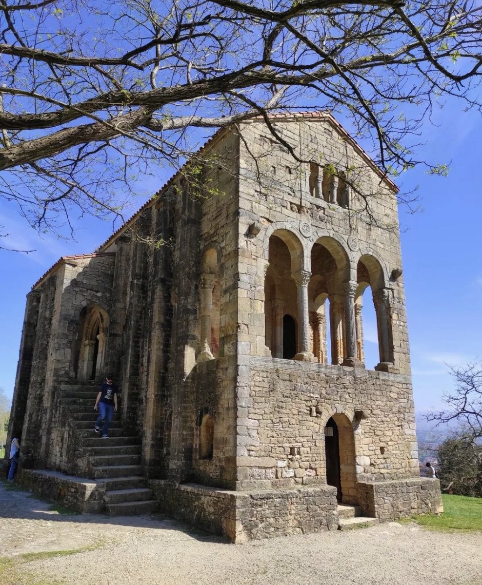 ¡Buenas noches <a href="/igers_oviedo/">Igers Oviedo</a>! Arquitectura del prerrománico en #Oviedo 📸😍🙌🏻✨foto de @cesar_atanes

 ✨❤️✨🌟💫✨#igerstierrina #igers_oviedo #igersspain #igers #igersoviedo #igersasturias