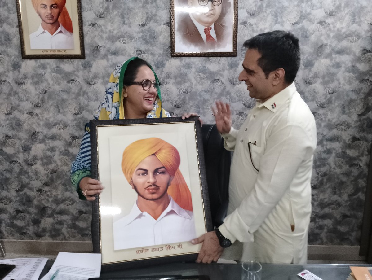 TheDeepakPILOT's tweet photo. Excellent meeting with Dr. Jeevanjot Kaur MLA Amritsar East
#TarnTaran #tarnTaranSahib #deepakpilot
@JarnailSinghAAP @raghav_chadha @AAPPunjab @BhagwantMann @AamAadmiParty @VarunRajSingh26 #Punjab #India https://t.co/AxF7rlo2mk