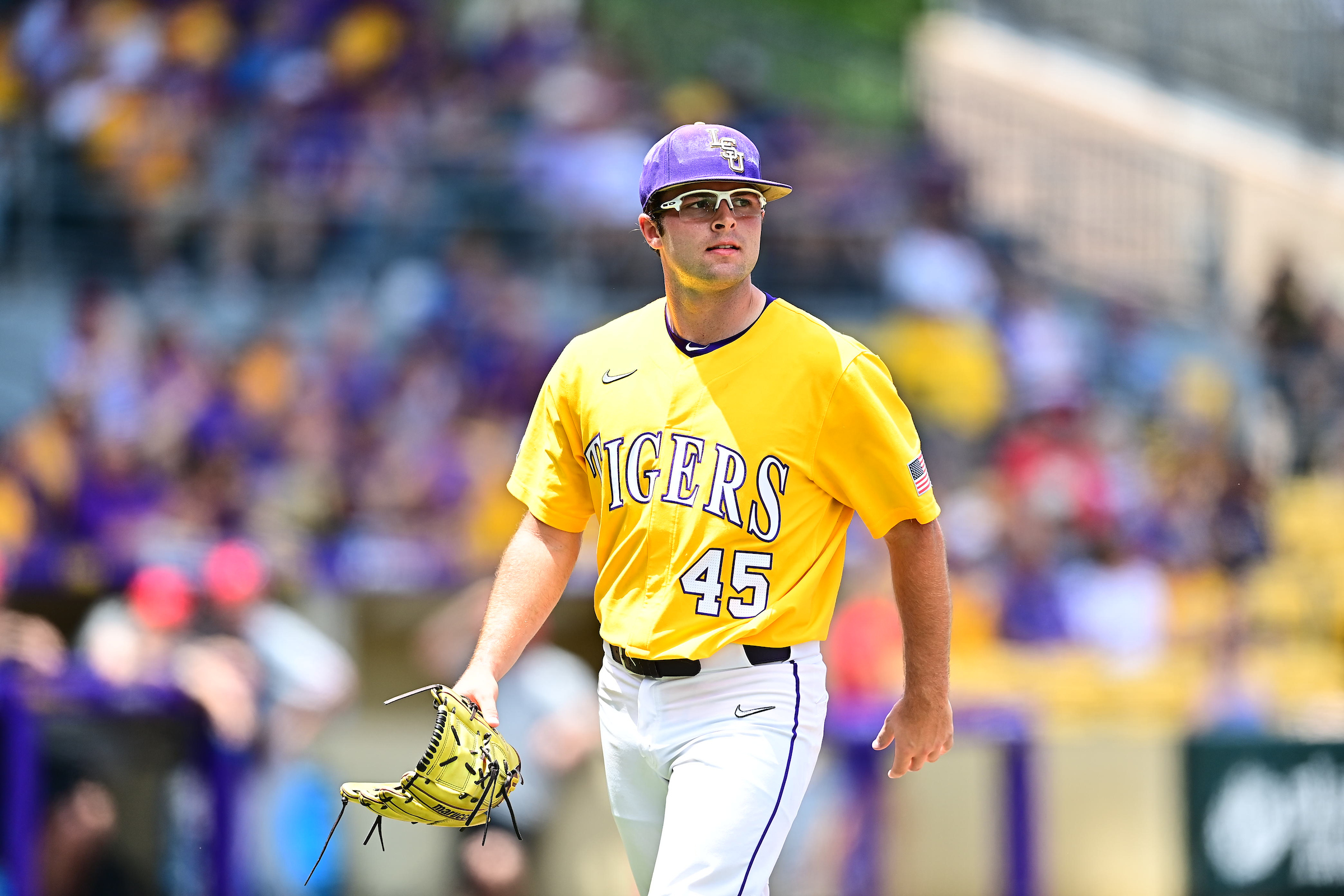 LSU Baseball on X: Mid 3  Respect the specs @therealsammyd1 gets