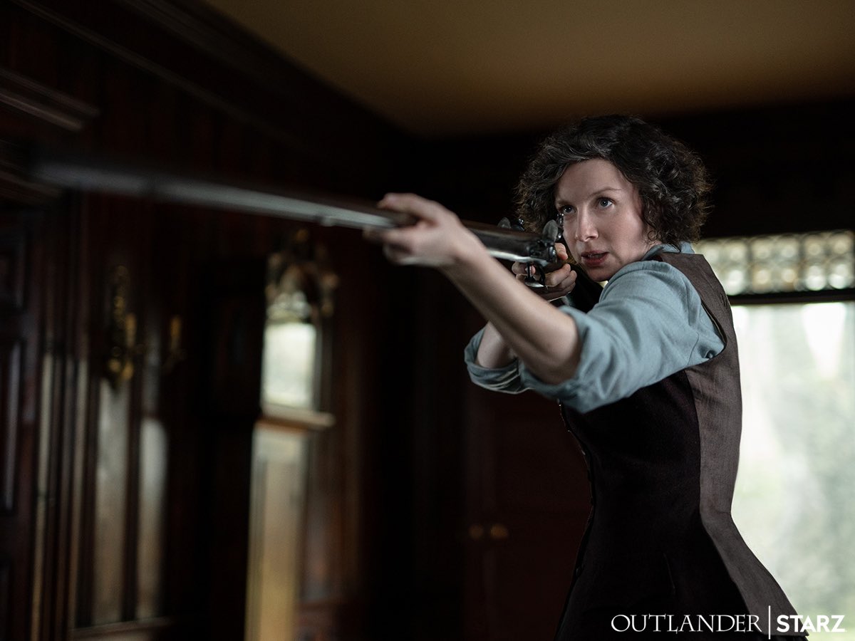 OutlanderAmbass's tweet photo. All fired up for the final #OutlanderSunday...Sunday...SUNDAY!!! Oh and than sadly #Droughtlander begins 🤧
#Outlander https://t.co/17g19g2gyK