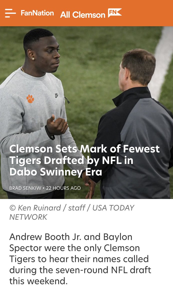 BunGHook's tweet photo. Dabo📉 #Clempson #taters https://t.co/KxZSWJIhf3 https://t.co/UoyNfBluln