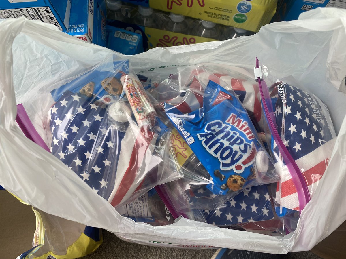 CesareAustin's tweet image. Getting ready for the big AP Gov test tomorrow! Putting together 85 “goodie bags”for my students. 🇺🇸🇺🇸🇺🇸 #StriveforaFive @ManeStMirror #yougotthis