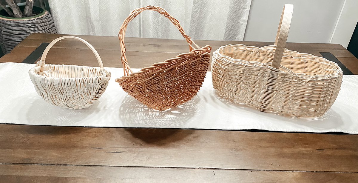 thegoodschmidt1's tweet photo. Some of our favorite baskets! Available made to order on https://t.co/vF9pefaEh1 👈🏼🤩
#SmallBusiness #BasketWeaving #Weaving #Baskets #MadeToOrder #LostArt #ShopSmall https://t.co/S91irermw3