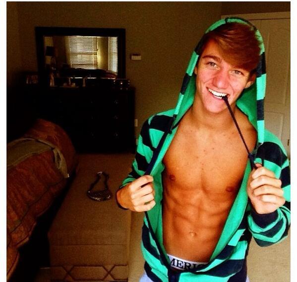 Instagram

-throwback to my last birthday. If you know, you know