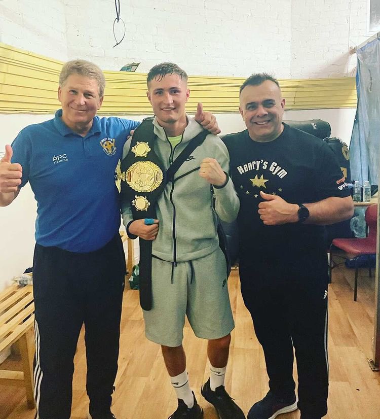 martinkelly_2's tweet photo. Couldn’t be more proud of my son last night, winning the Yorkshire Senior Elite boxing belt (prev Yorkshire Junior). Moving to his ambition of being a (very talented) professional boxer. Now looking for some sponsorship! https://t.co/F0lTUgYjfT