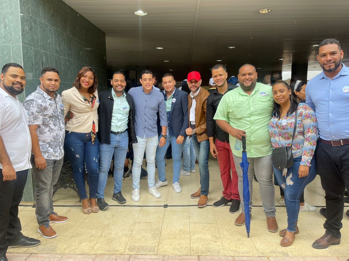 EngelRosarod's tweet photo. Parte de nuestra familia de la Juventud DN apoyando a nuestra madre ⁦@editasalce⁩  Gracias por siempre estar!!  @IngRichardMart @RichardAlcant51  @YajairaZabala5 https://t.co/wiYpZUzaj3