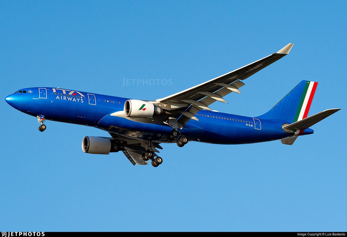 JetPhotos's tweet photo. An ITA Airways A330 landing in New York. https://t.co/WX3rJ836EF © Luis Bastardo https://t.co/2NJp2JWxQ2
