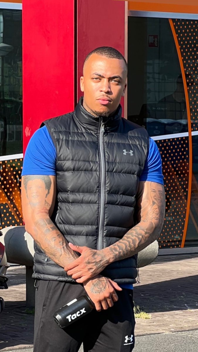 . (@dveuhh) on Twitter photo 