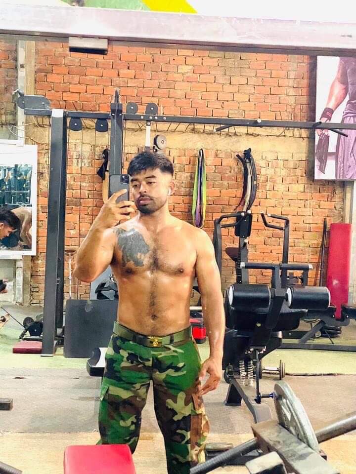 PochVandy's tweet photo. បងផឹកស្រវឹងទៀតហេីយ https://t.co/YkXKflWTvd