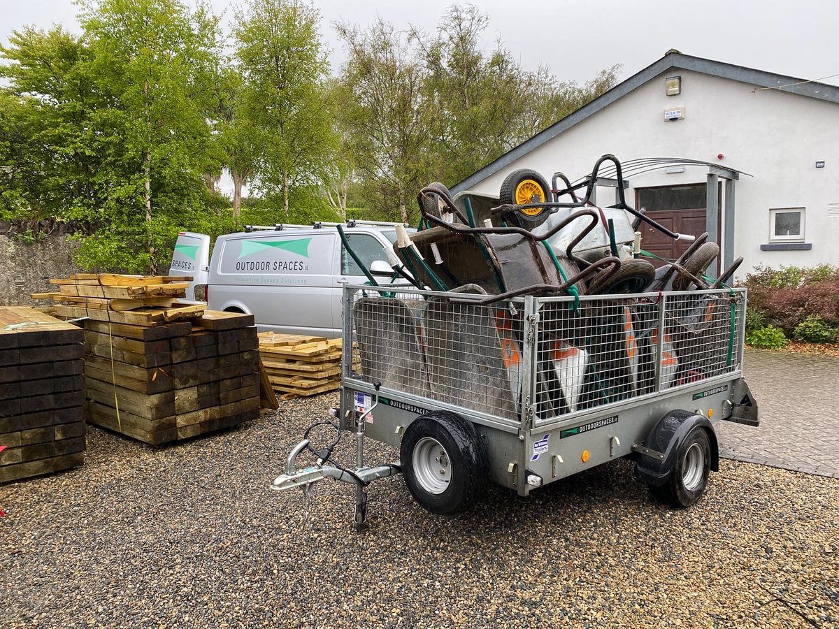 DifferenceDays's tweet image. Thanks @spaces_outdoor team for helping us get ready to transform  the grounds at Coolnagreina Ukrainian Residential Centre in Greystones with 90 TY Students from @stgerardssch … #community #differencedays