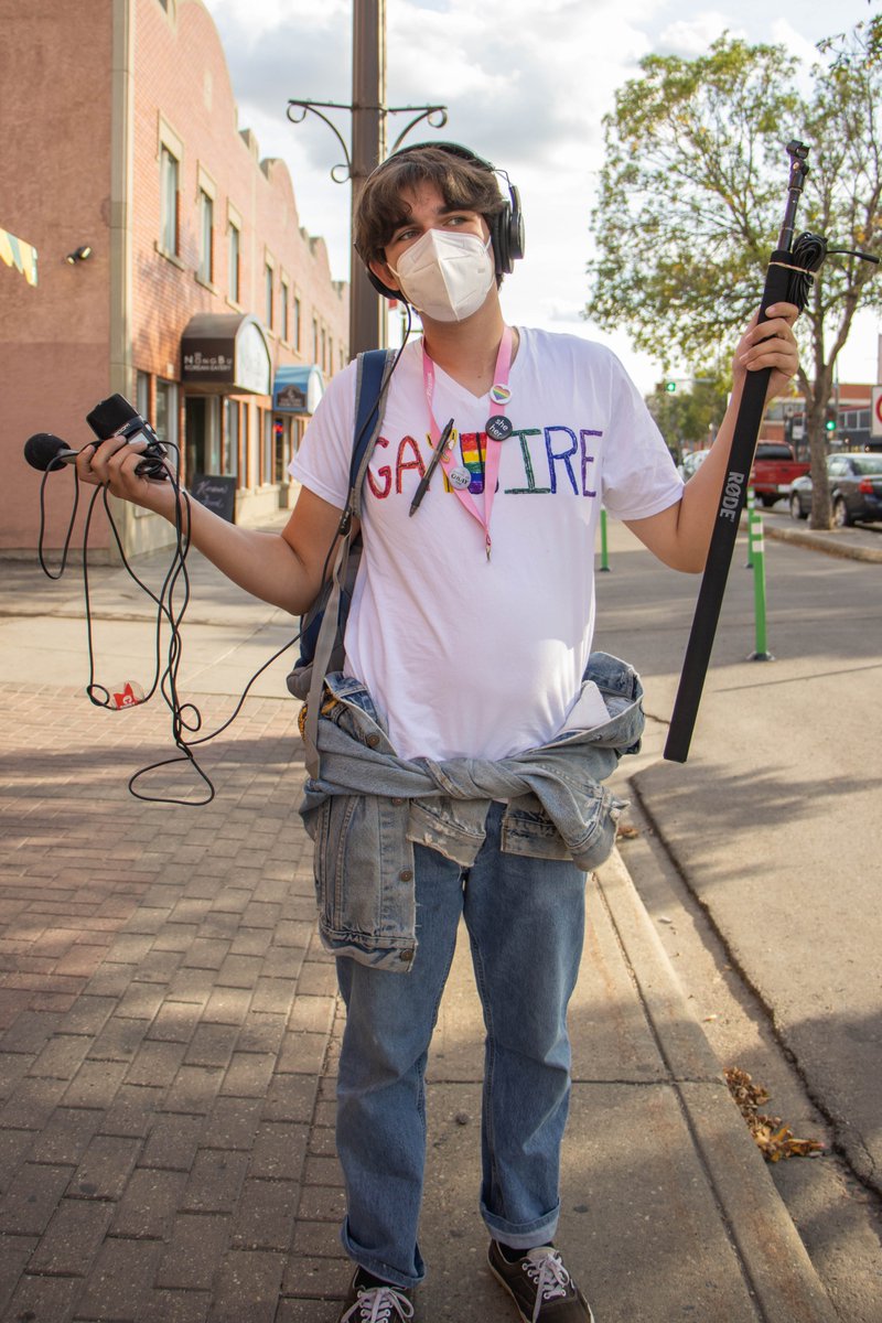 gaywire's tweet photo. Some long overdue photos from pride corner during the fall!  
https://t.co/A44ylpNT7p
Crisis line: 416-408-4357
Distress Line: 780-482-4357 (HELP)
Health link: 811
Stay safe everyone.

#queer #yegqueer #yeg #communityradio #lgbt #trans #gay #gaynews #bi #pan #ace #nonbinary https://t.co/F5VUdzfLbL