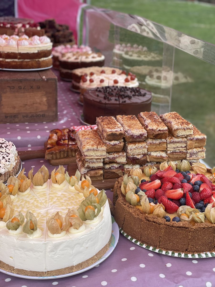 karenscakesuk's tweet photo. Thank you to everyone who came to @RoyalWilliamYd today. You kept us very busy!! Hope you enjoyed all your cakes! #rwy #royalwilliamyard #cakestall #cake #plymouth https://t.co/HRfYFFbbse