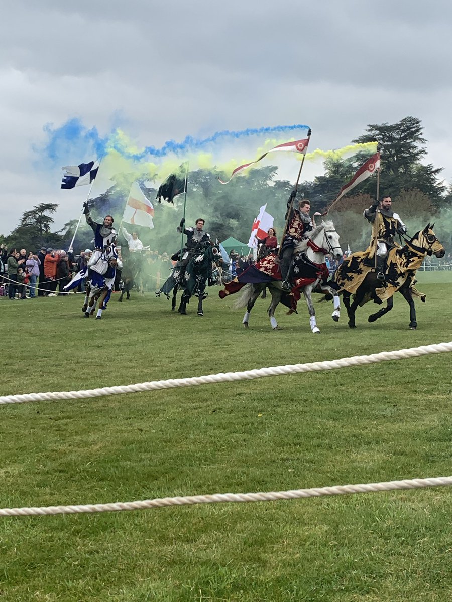 We loved the watching The Knights of Middle England jousting <a href="/BlenheimPalace/">Blenheim Palace</a> today! #jousting #familyfun
