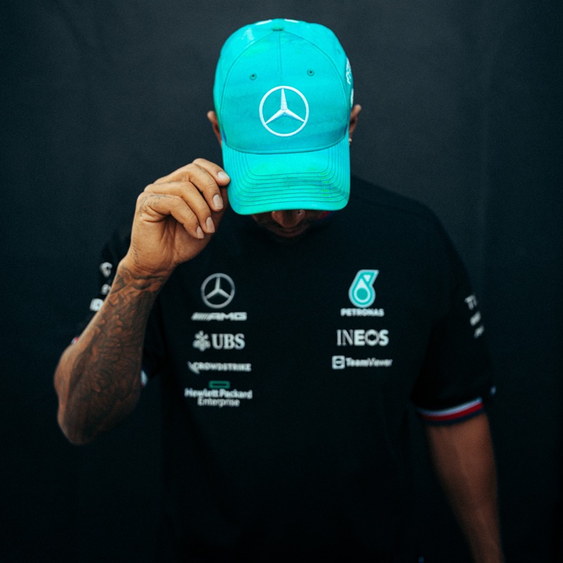 MercedesAMGF1's tweet photo. 🚨 NEW DROP 🚨

Show your colours 🎨 Get your hands on the Lewis Hamilton Miami Collection now 👇