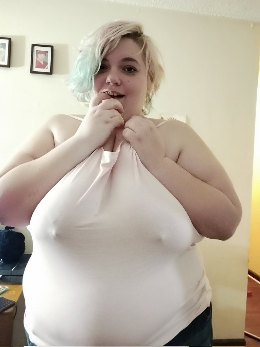 little_punk13's tweet image. The only problem is that it gets rather cold in NC. Someone wanna fund some Dunkn to warm me up? Please??? 🥺🥺onlyfans.com/little_punk13#… #bbw #goodgirl #onlyfans #needfunds