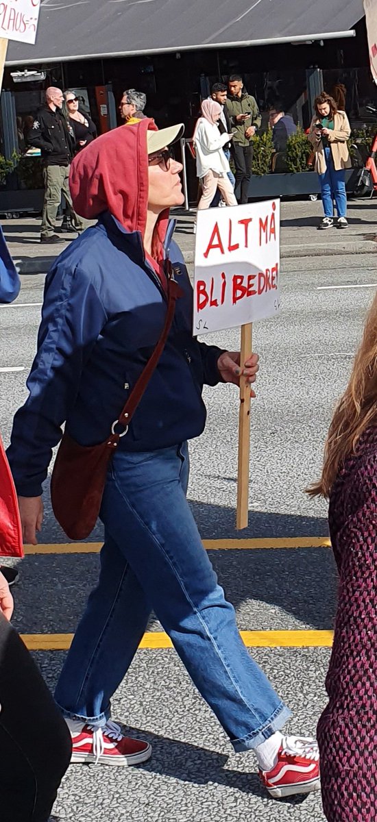 I 1. mai toget i Bergen satset de på paroler med bred appell