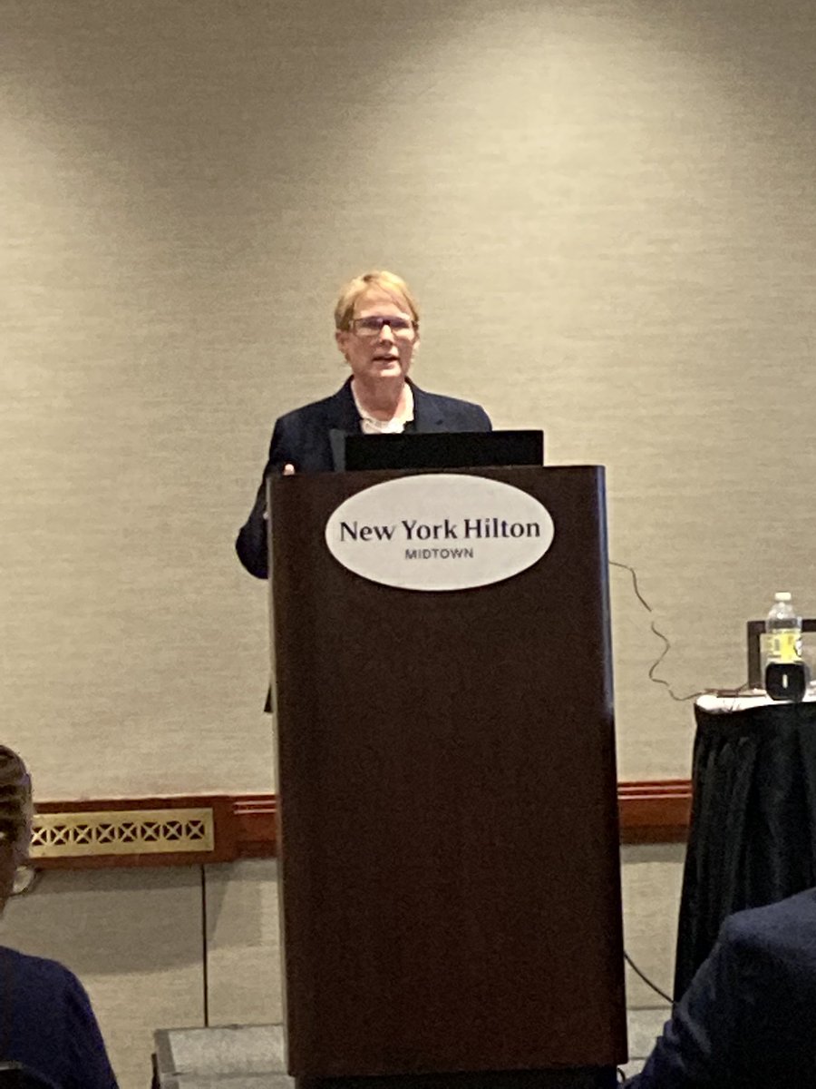 Packed session to hear <a href="/RACC_edu/">Reading Area Community College</a> President Dr. Susan Looney counsel on recognizing &amp; serving generational differences. #AACC102