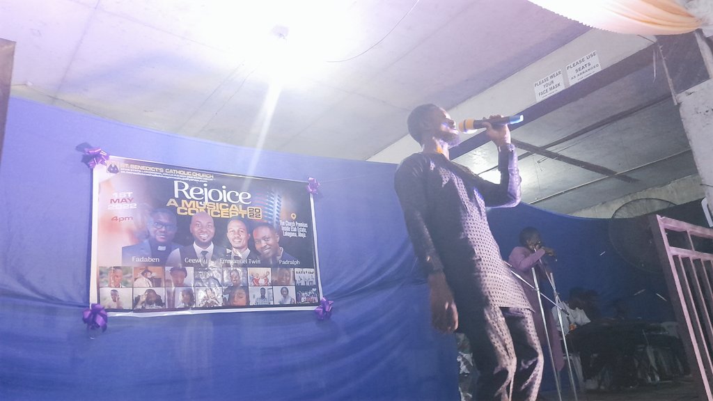 RejoiceAbuja's tweet photo. #MinisteringNow 
EmmyTwin 
#Rejoice #RejoiceAbuja #StBenedict #Music #Concert #JoyfulNoise #Praise #Worship #Abuja #Lokogoma #Rejoice2022 #Rejoice22 https://t.co/9bcsm3K5cI