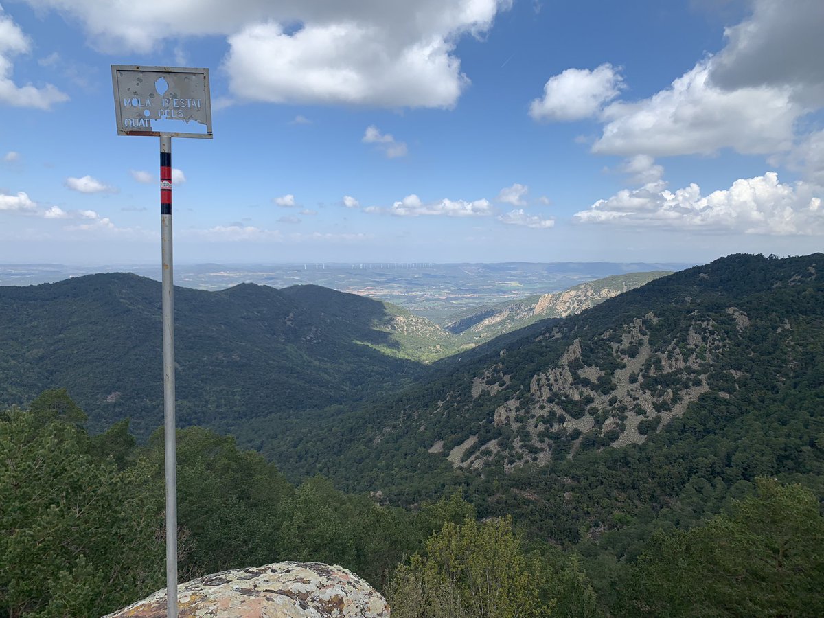 eferrerpont1's tweet photo. Tot seguint el barranc de #Castellfollit, Mola d’Estats i barranc de l’Argentada, entre #pinedes de pi roig, #alzinars, #rouredes i retalls de #teixeda; i vistes panoràmiques espectaculars #PNIN #Poblet (2/3) https://t.co/KQTqLR2ak7