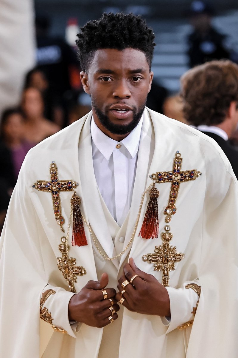 RT @chuuzus: no man will ever top chadwick boseman’s all-white versace look at the 2018 met gala. https://t.co/ihBqNzflel