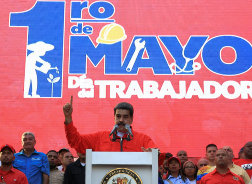 Pdte. <a href="/NicolasMaduro/">Nicolás Maduro</a> destaca que el aumento salarial implementado en abril es apenas el inicio de la recuperación del salario "Este aumento del salario y de las tablas salariales está sustentado en riqueza real del país" #MaduroEsClaseObrera