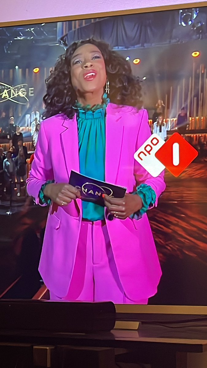 gewoonXan's tweet image. Zuurstok 🙃. 

Jammer van die rode nagellak. Groen was beter geweest

#concertforchange